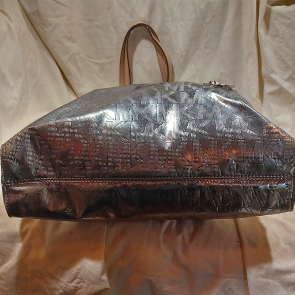 Michael kors tote - Picture 6 of 9